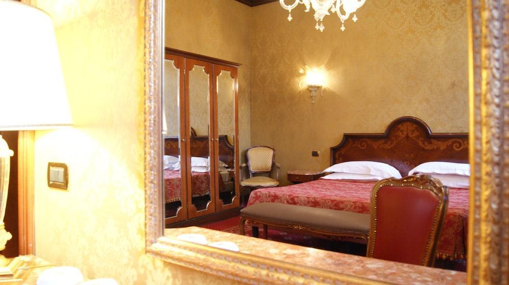 Hotel Nh Santa Lucia Venedig