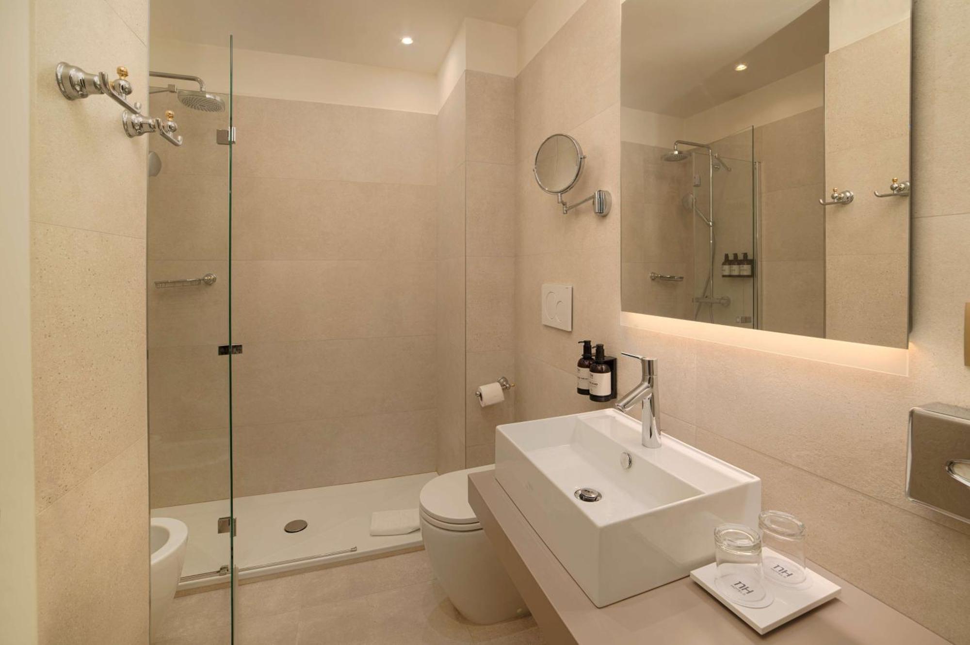 Hotel Nh Santa Lucia